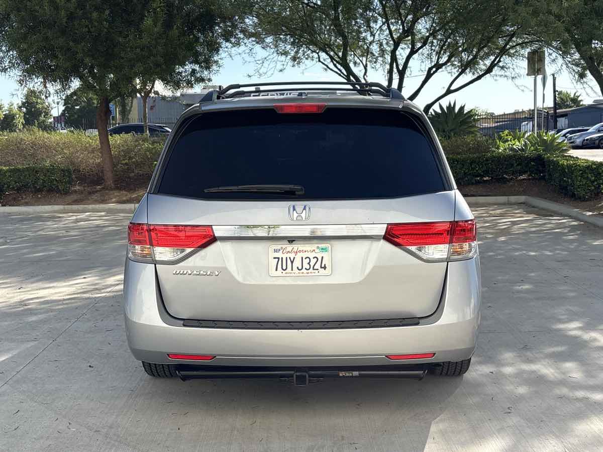 Photo 4 of this Honda Odyssey