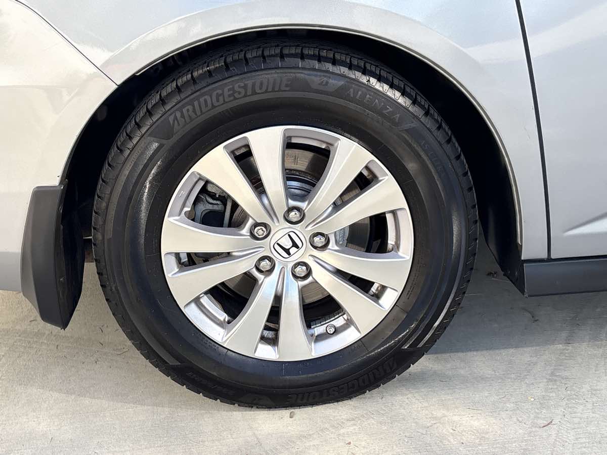 Photo 9 of this Honda Odyssey