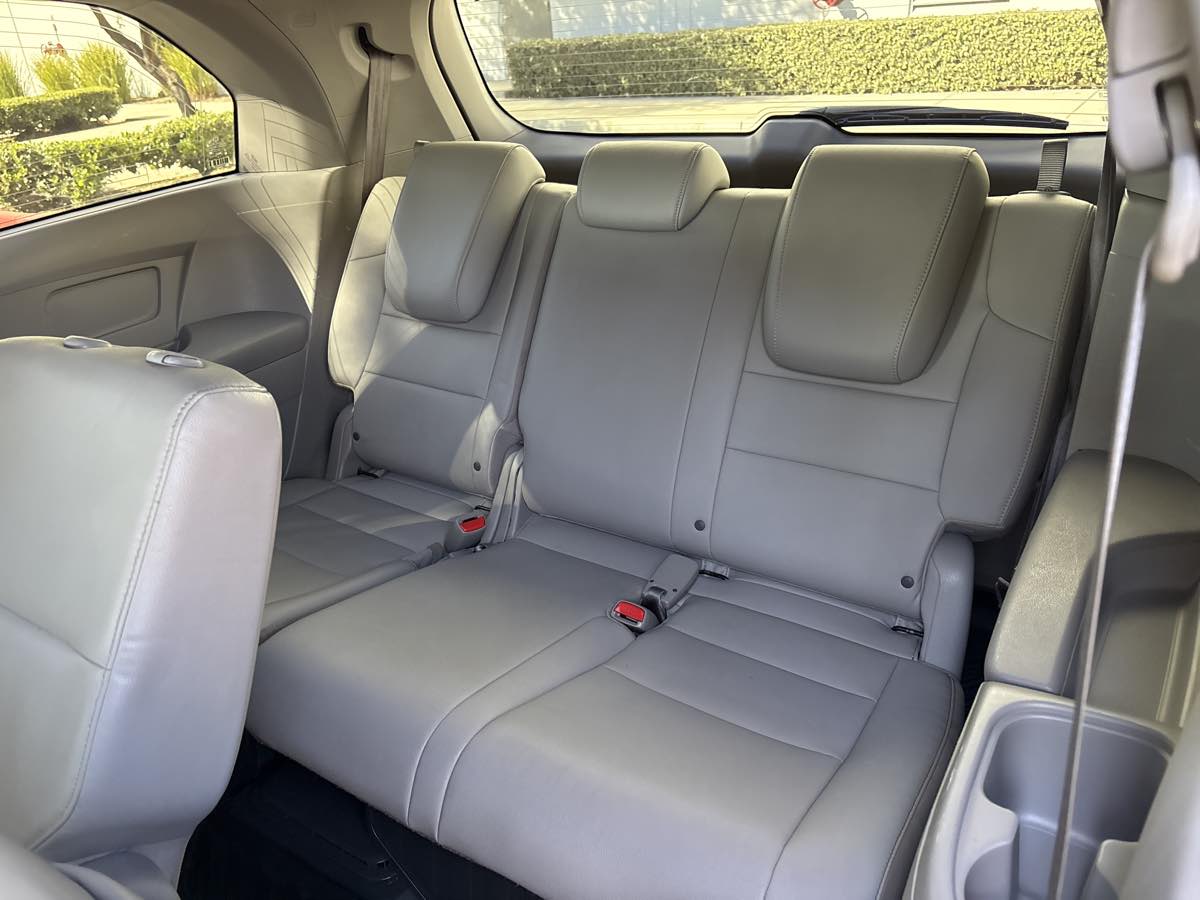 Photo 12 of this Honda Odyssey