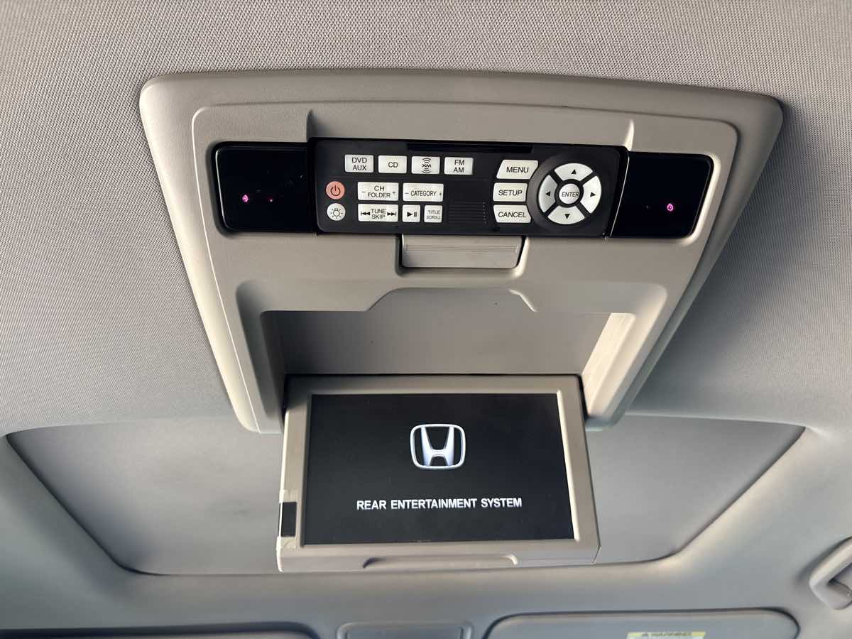 Photo 13 of this Honda Odyssey