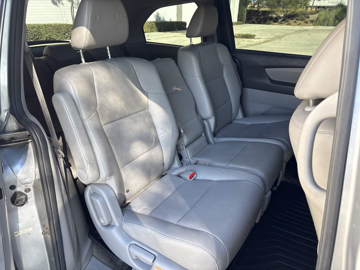 Photo 16 of this Honda Odyssey