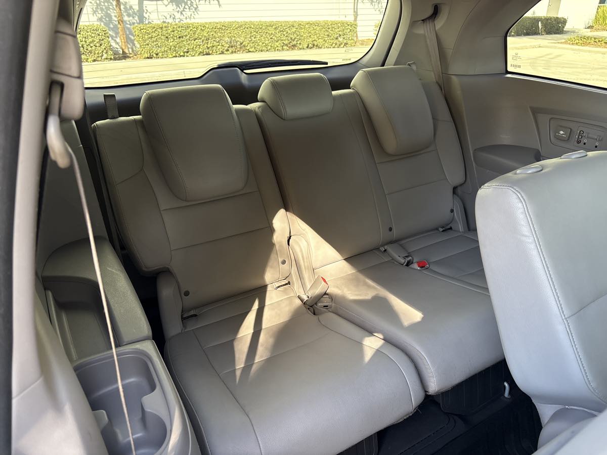 Photo 17 of this Honda Odyssey