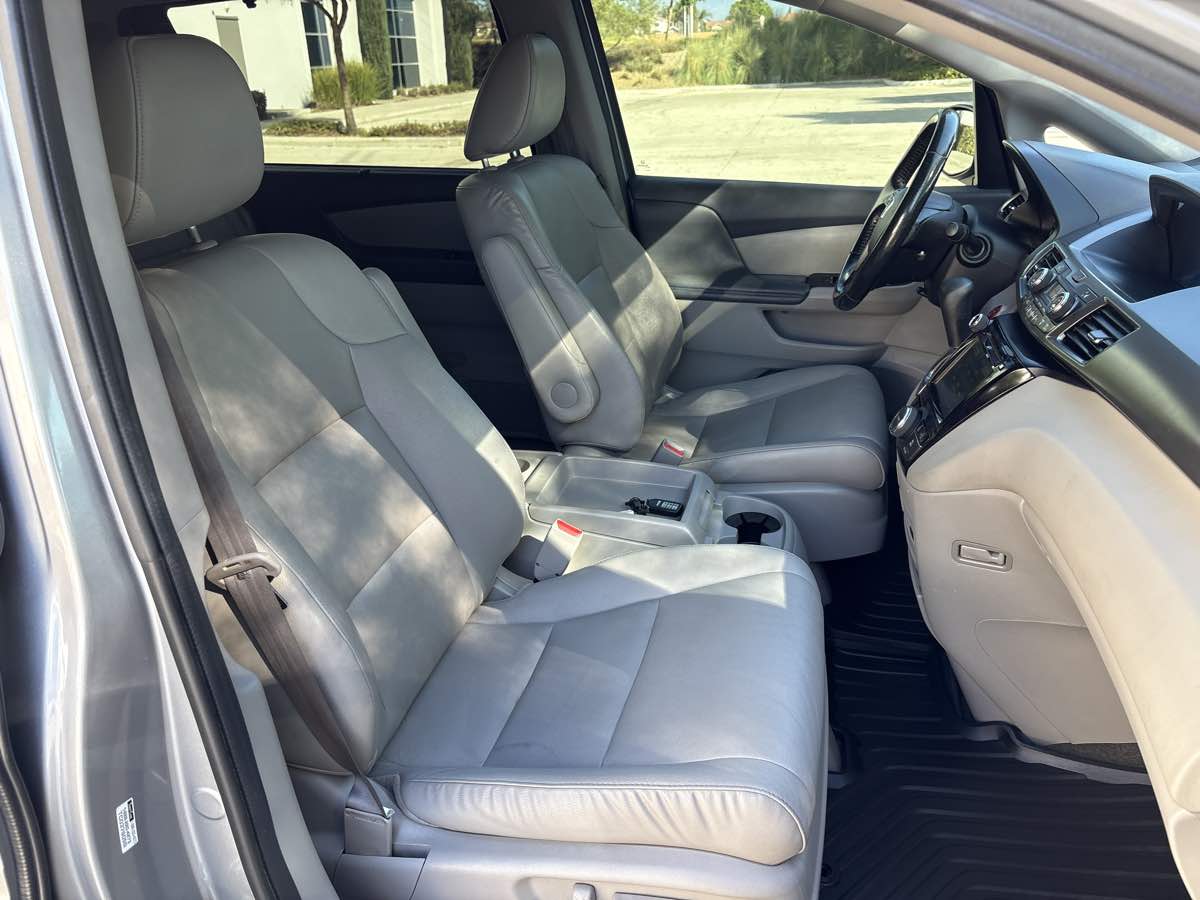 Photo 19 of this Honda Odyssey