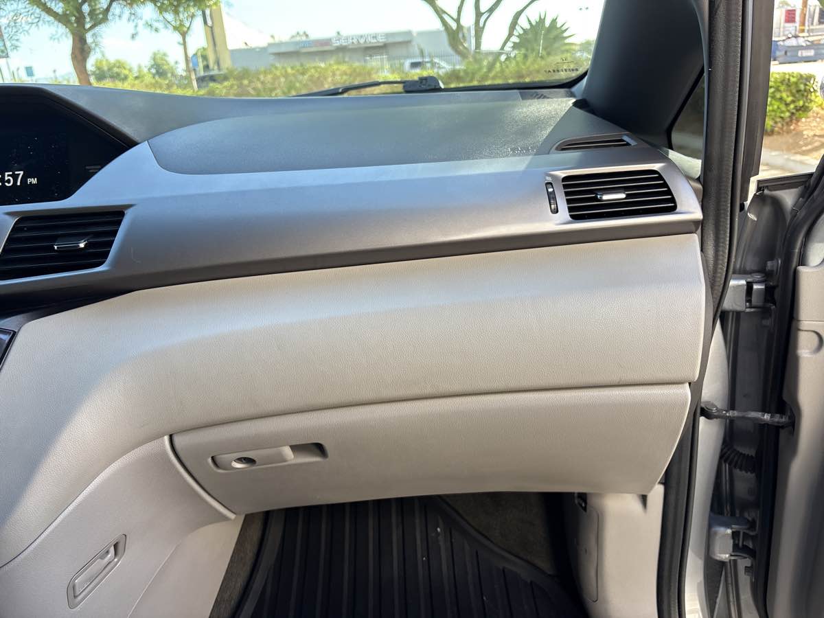 Photo 20 of this Honda Odyssey