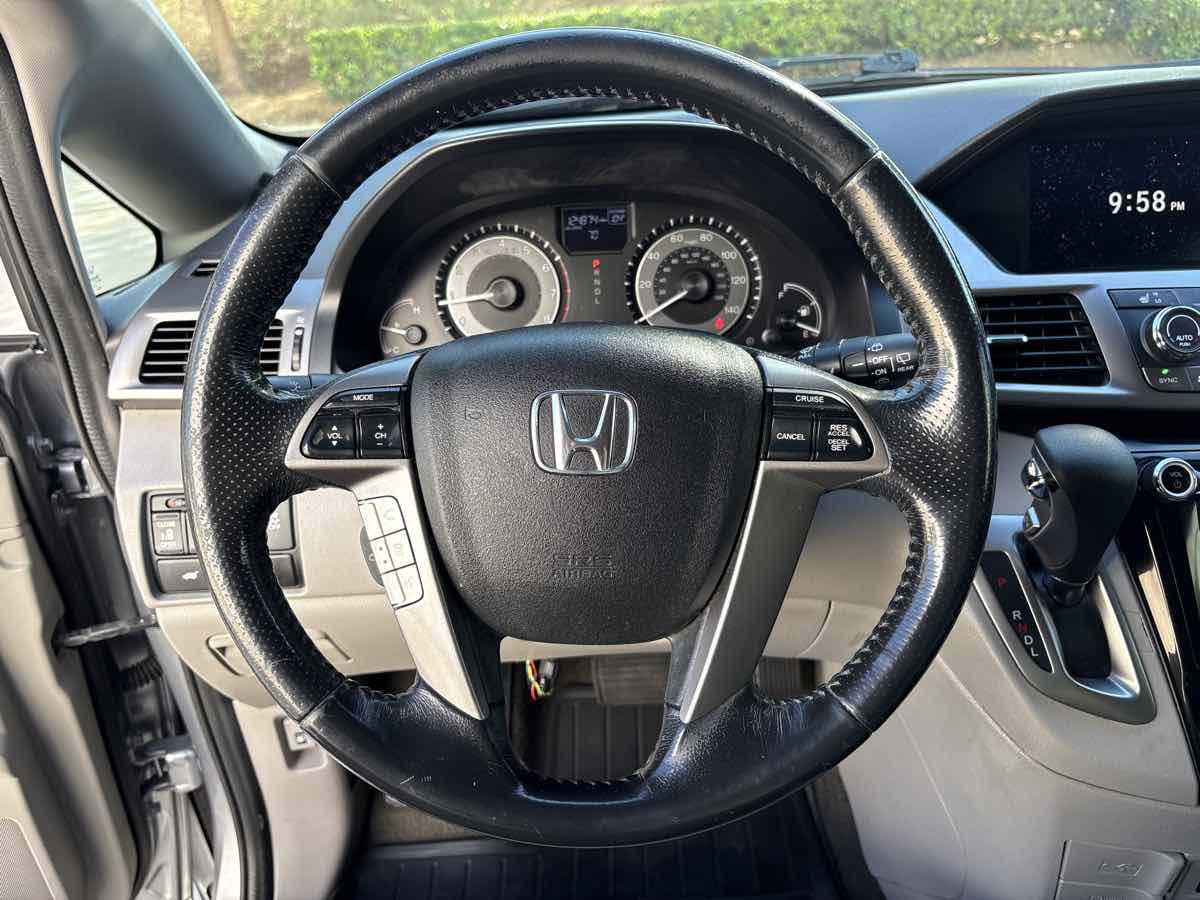 Photo 24 of this Honda Odyssey
