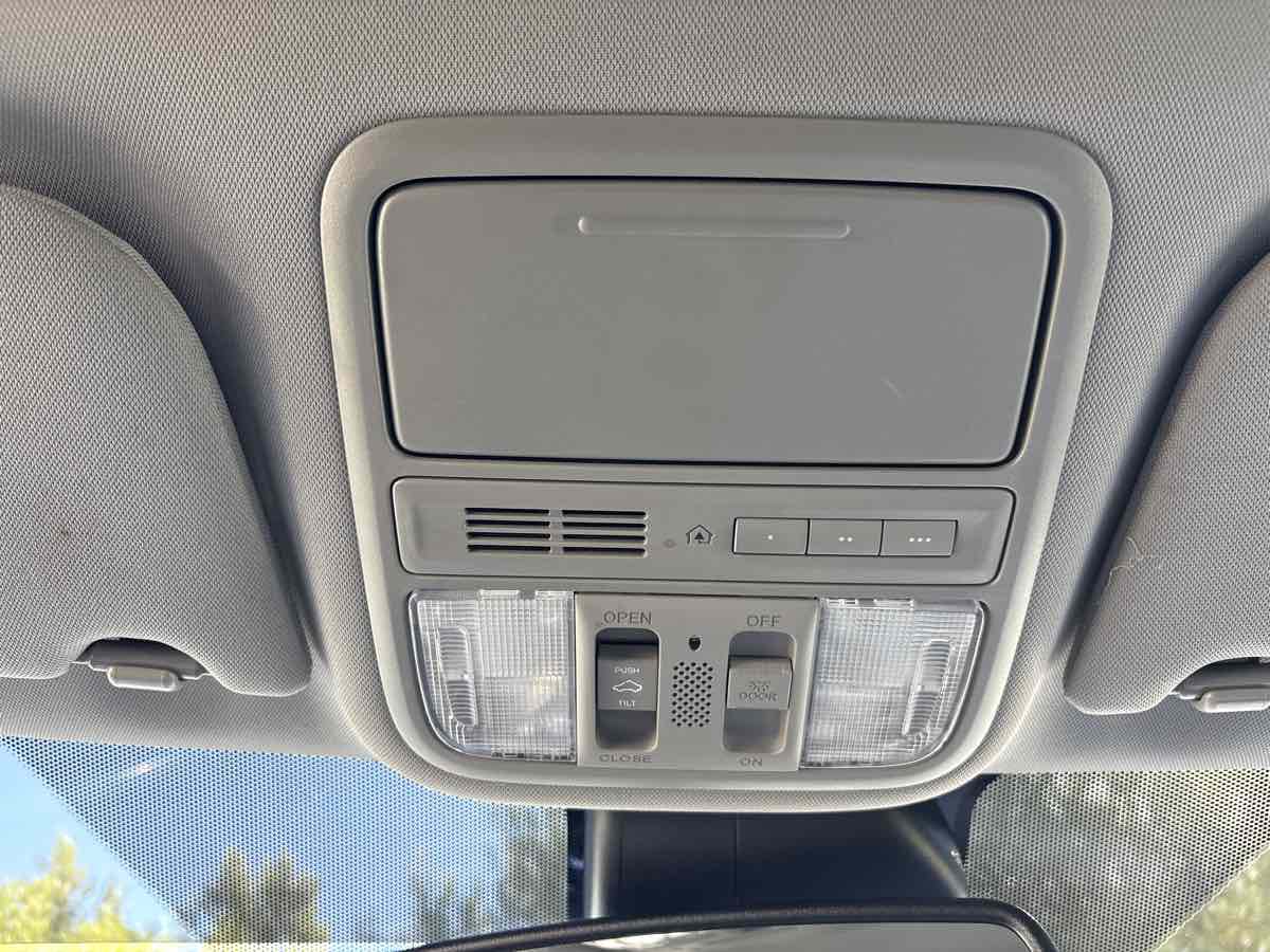 Photo 30 of this Honda Odyssey