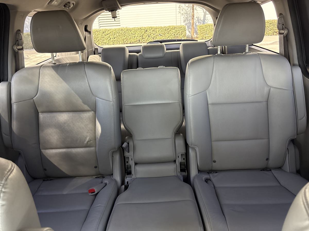 Photo 32 of this Honda Odyssey