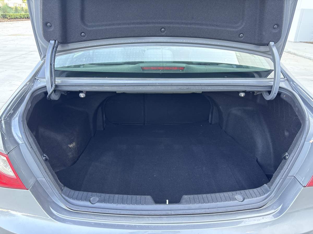 Photo 10 of this Hyundai Sonata