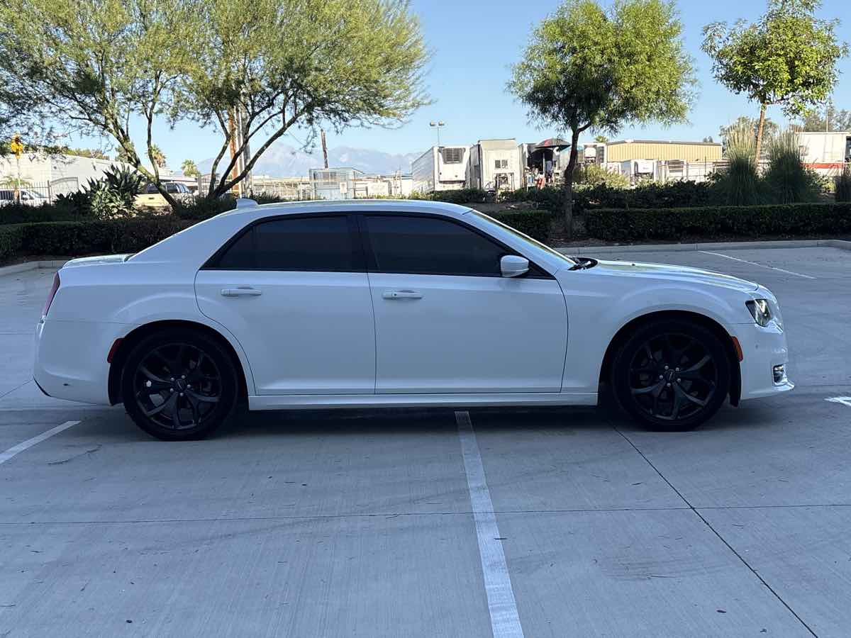 Photo 2 of this Chrysler 300