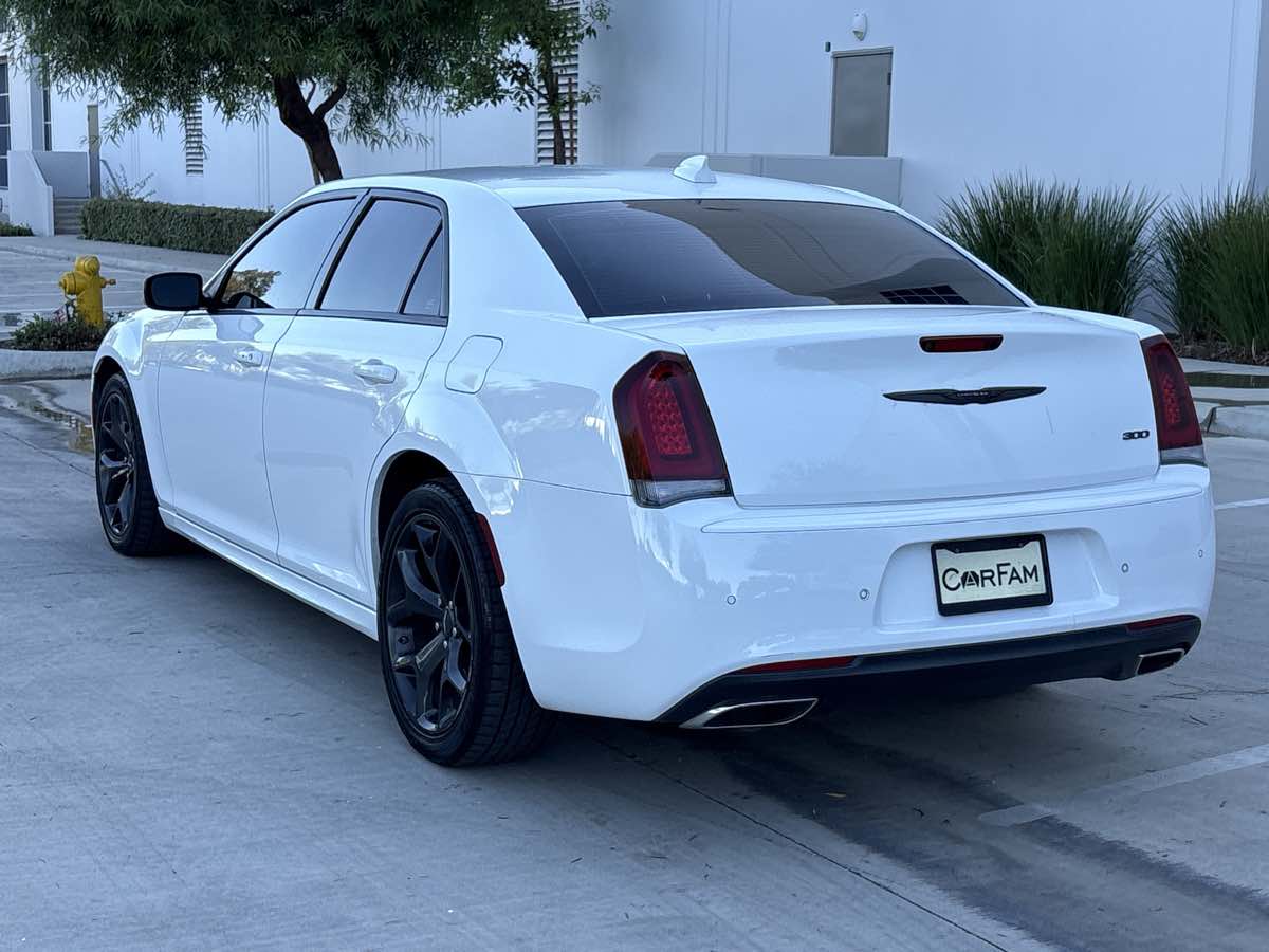 Photo 5 of this Chrysler 300