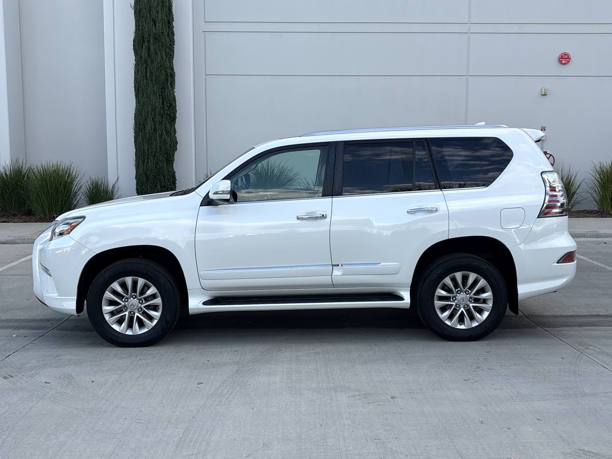 Photo 6 of this Lexus GX 460