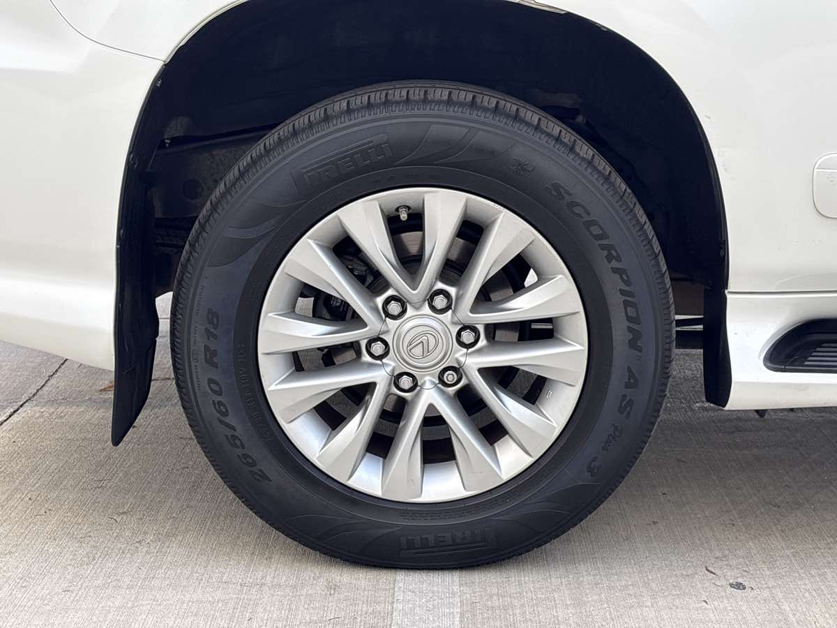 Photo 9 of this Lexus GX 460