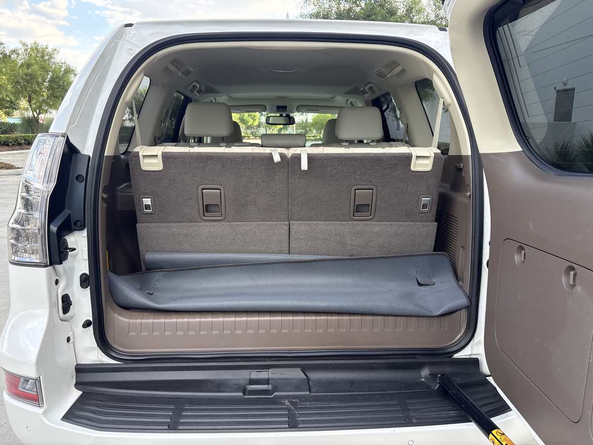 Photo 10 of this Lexus GX 460