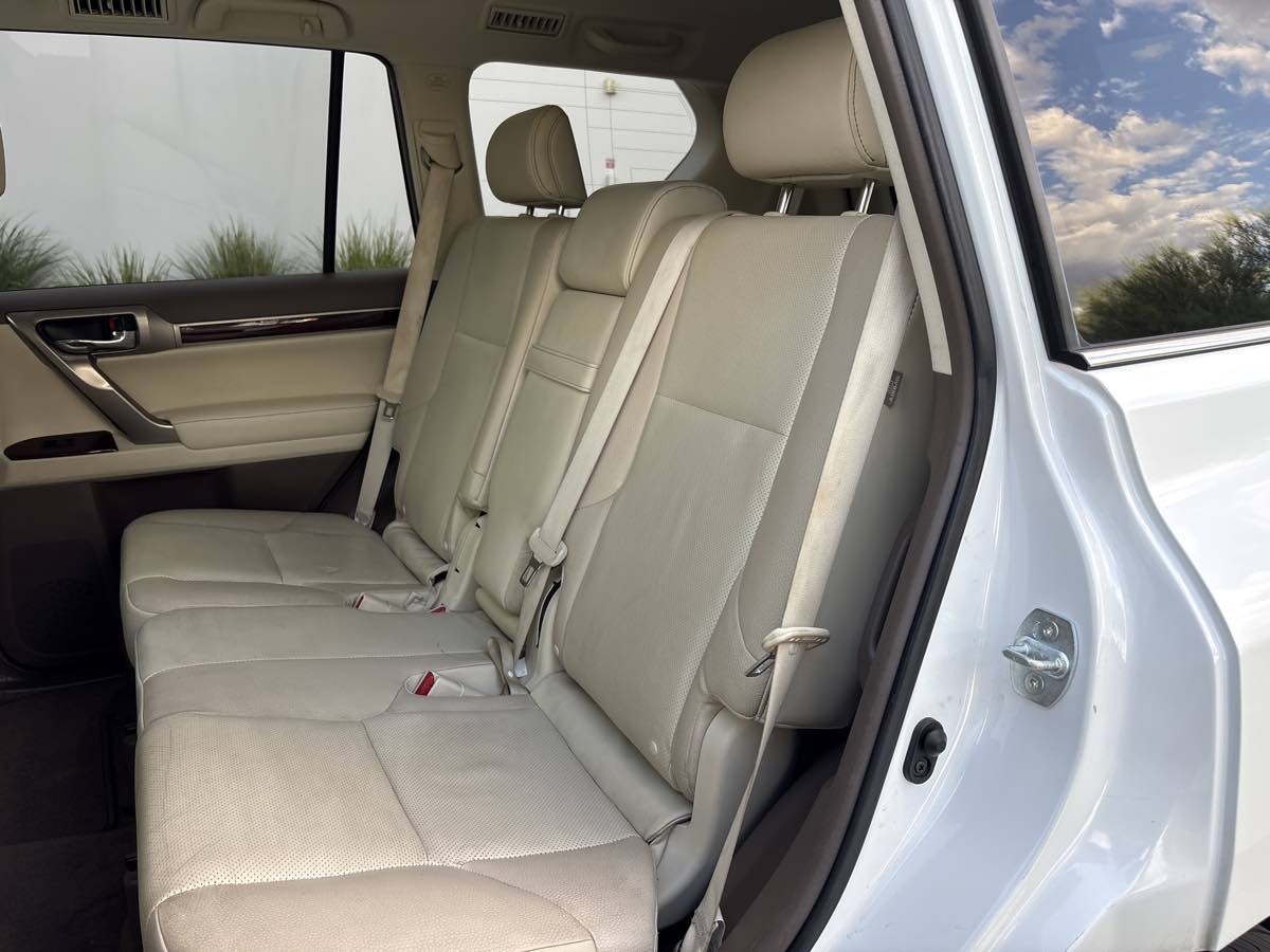 Photo 12 of this Lexus GX 460