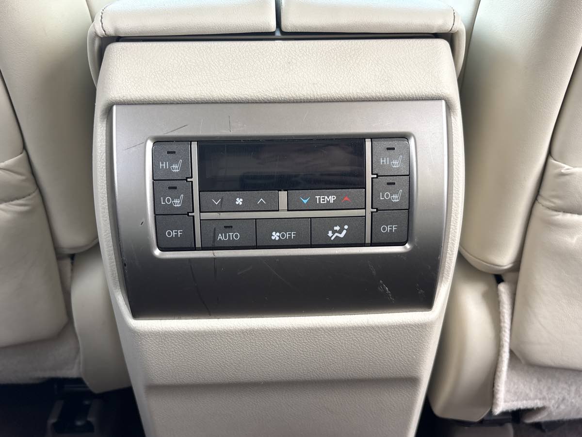 Photo 16 of this Lexus GX 460