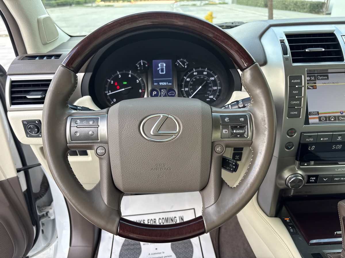 Photo 22 of this Lexus GX 460