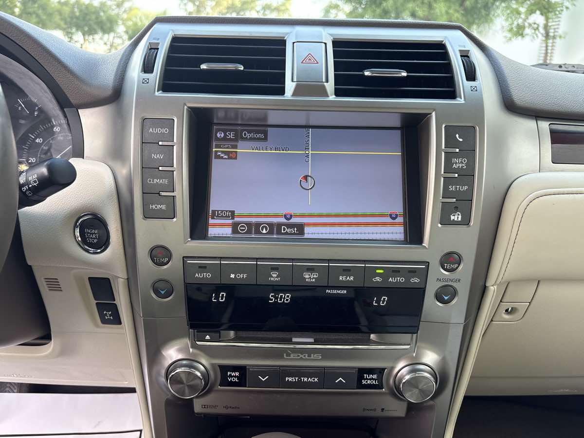 Photo 24 of this Lexus GX 460
