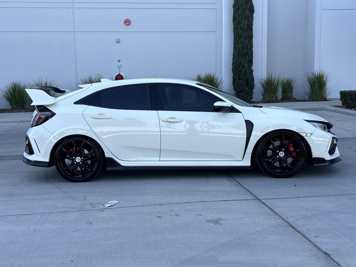 Photo 2 of this Honda Civic Type R