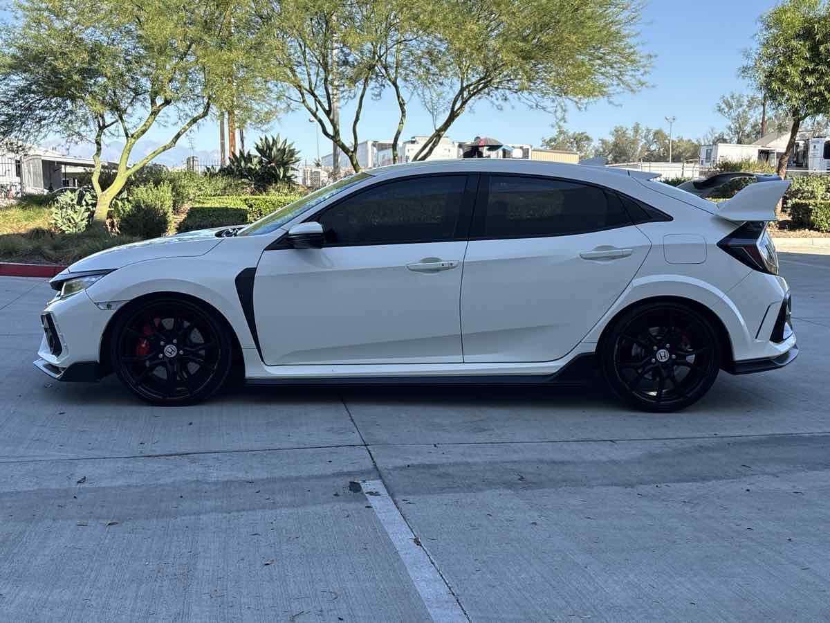 Photo 6 of this Honda Civic Type R