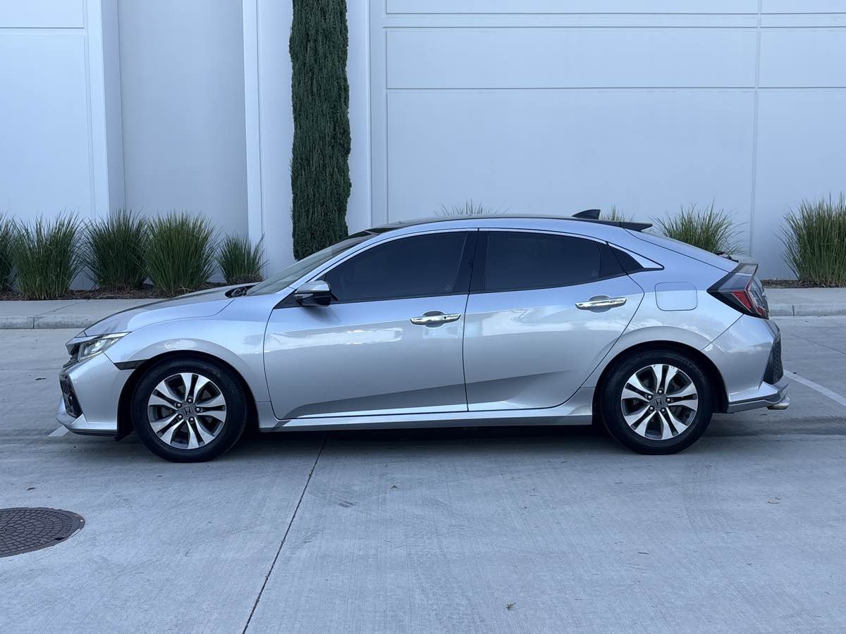 Photo 3 of this Honda Civic Hatchback