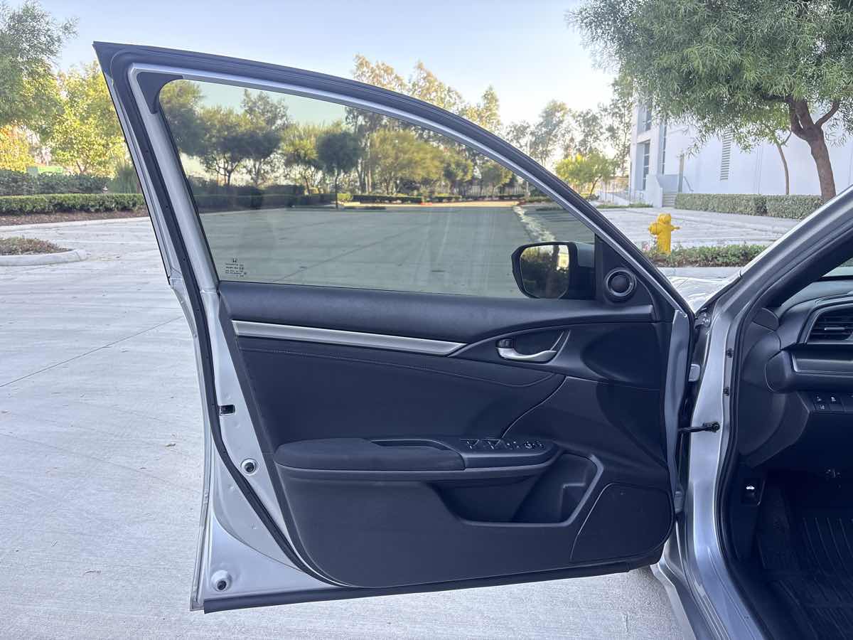 Photo 14 of this Honda Civic Hatchback