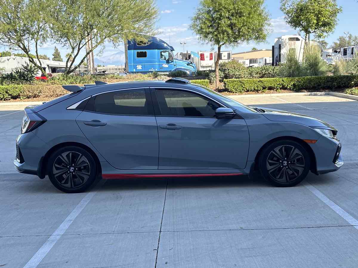 Photo 2 of this Honda Civic Hatchback