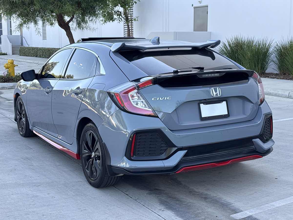 Photo 5 of this Honda Civic Hatchback