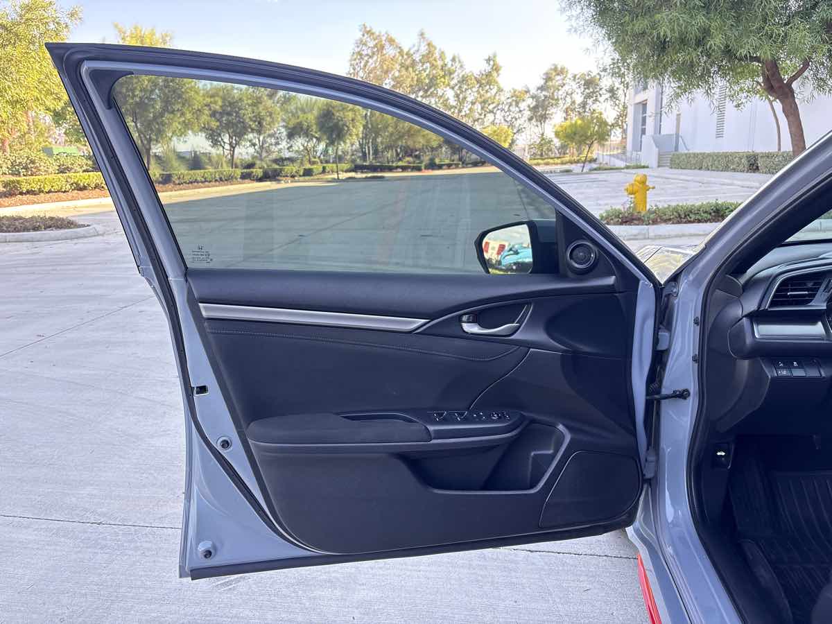 Photo 17 of this Honda Civic Hatchback