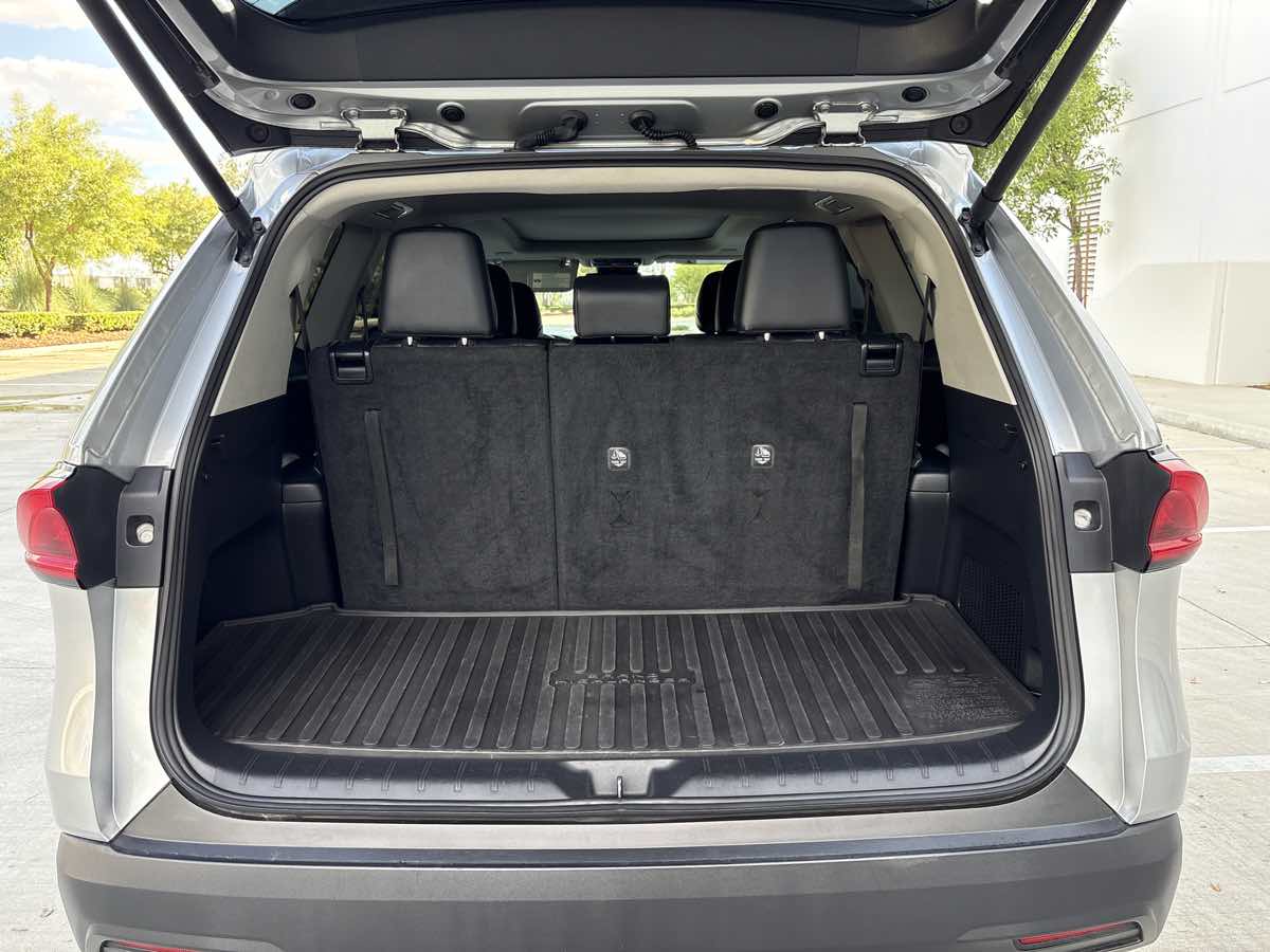 Photo 10 of this Toyota Grand Highlander