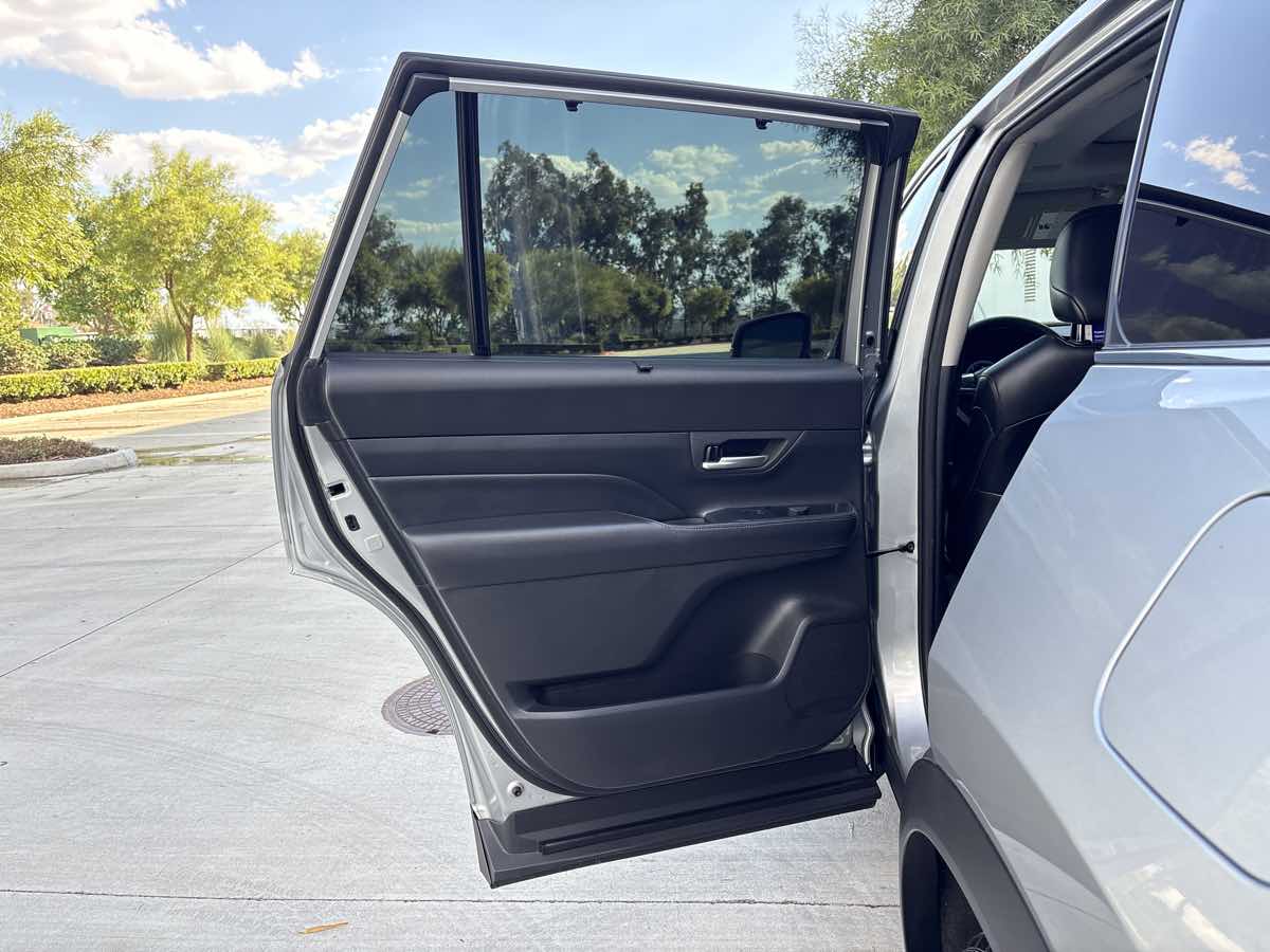 Photo 11 of this Toyota Grand Highlander