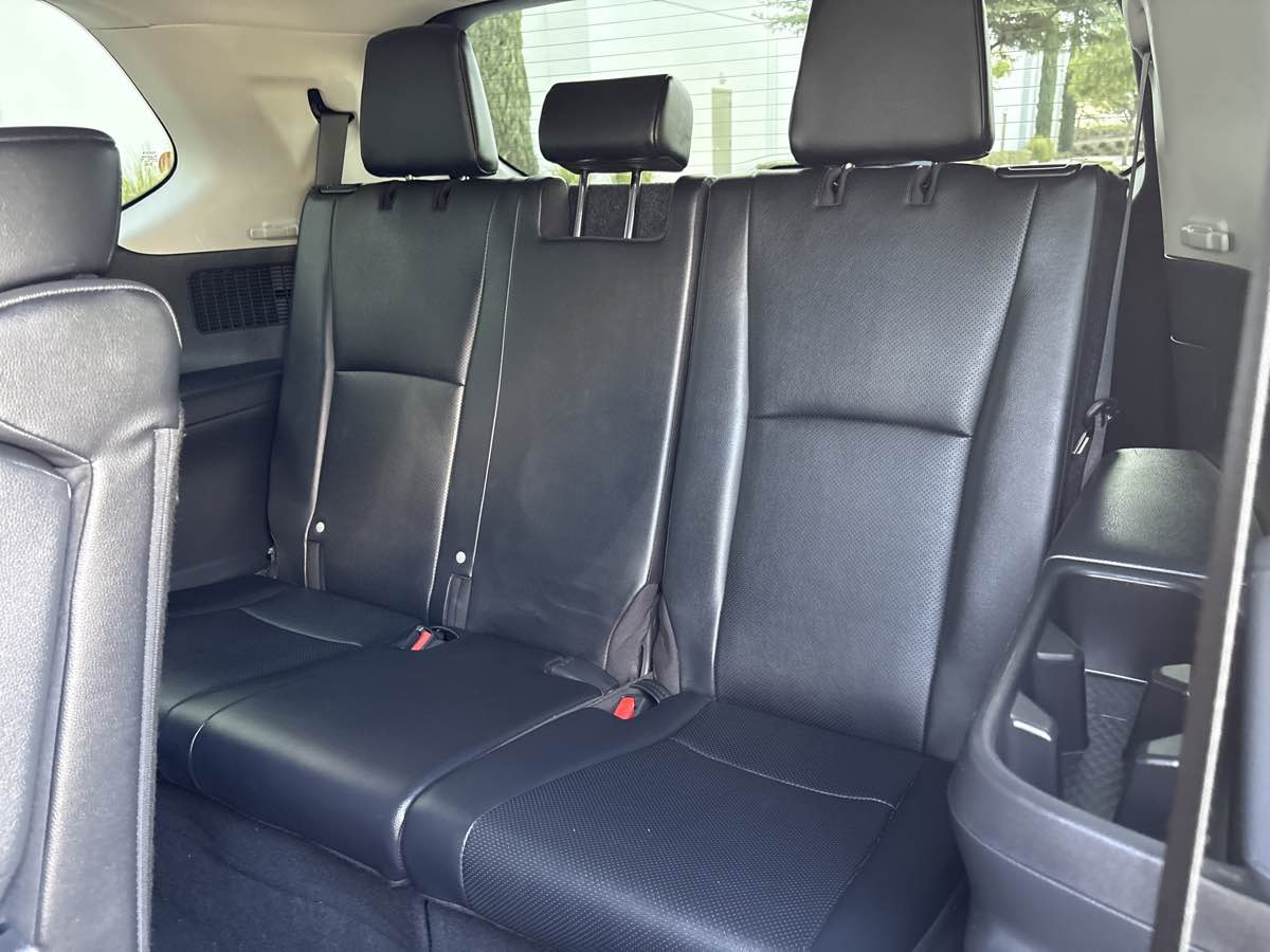 Photo 14 of this Toyota Grand Highlander