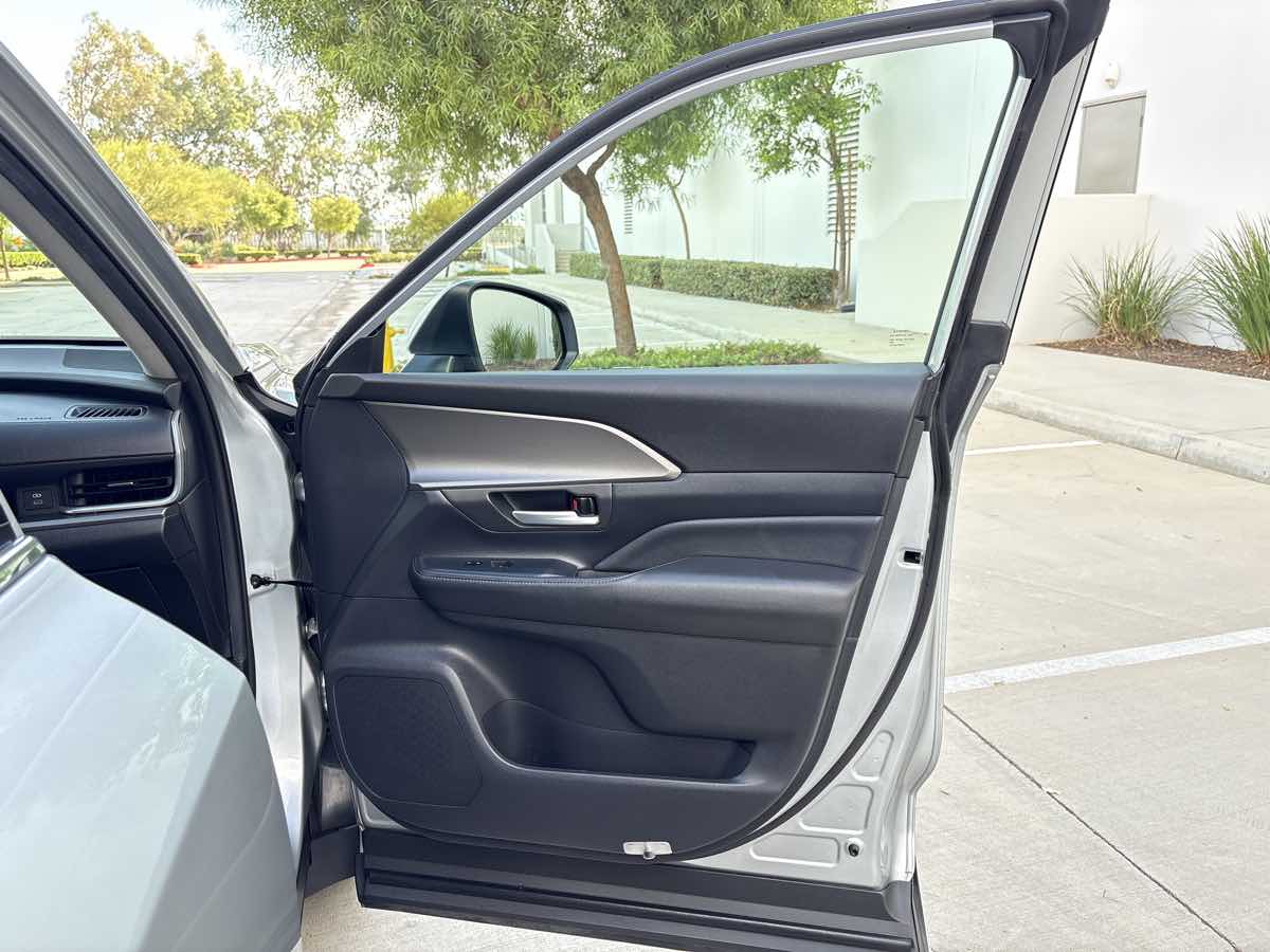 Photo 19 of this Toyota Grand Highlander