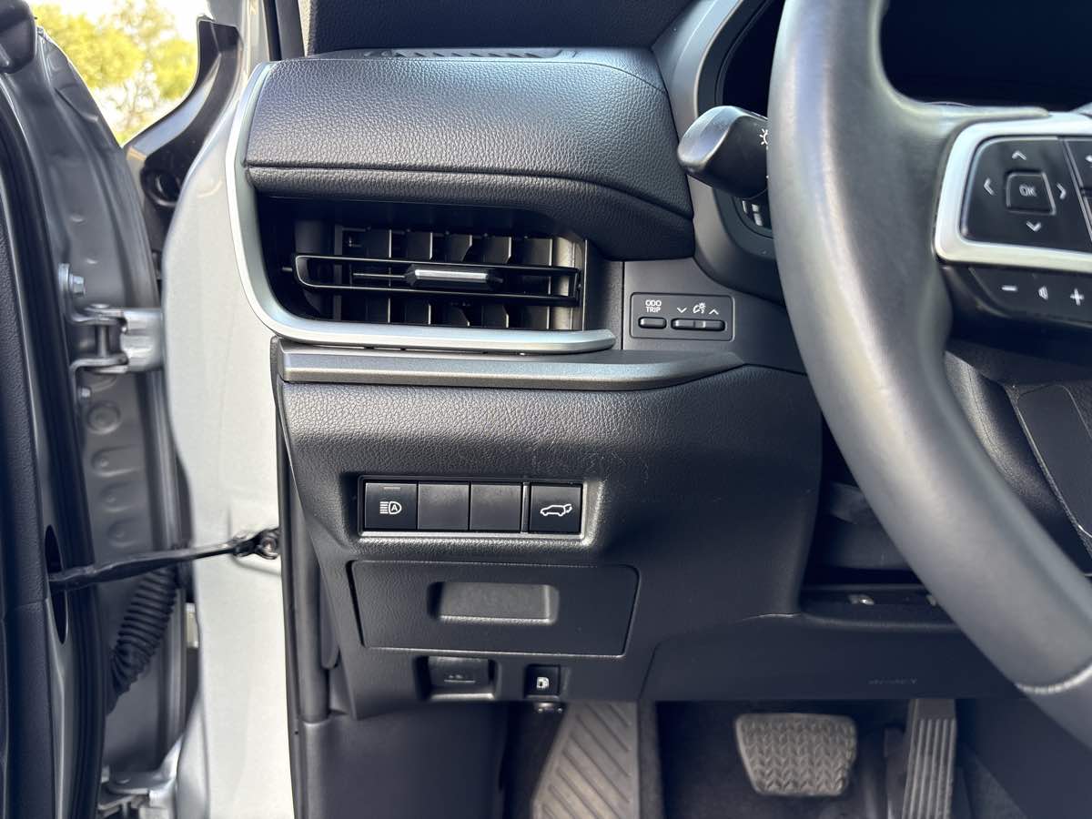 Photo 24 of this Toyota Grand Highlander