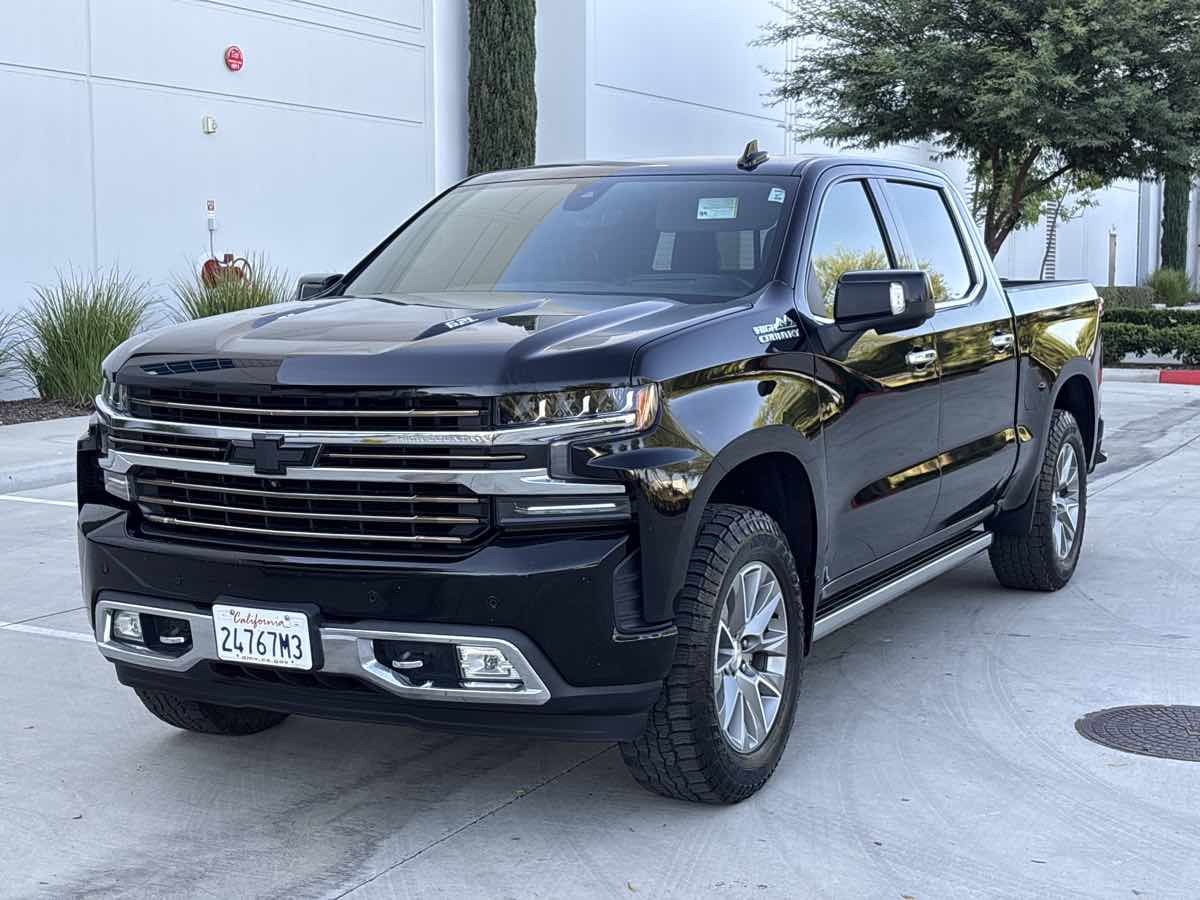 Photo 7 of this Chevrolet Silverado 1500