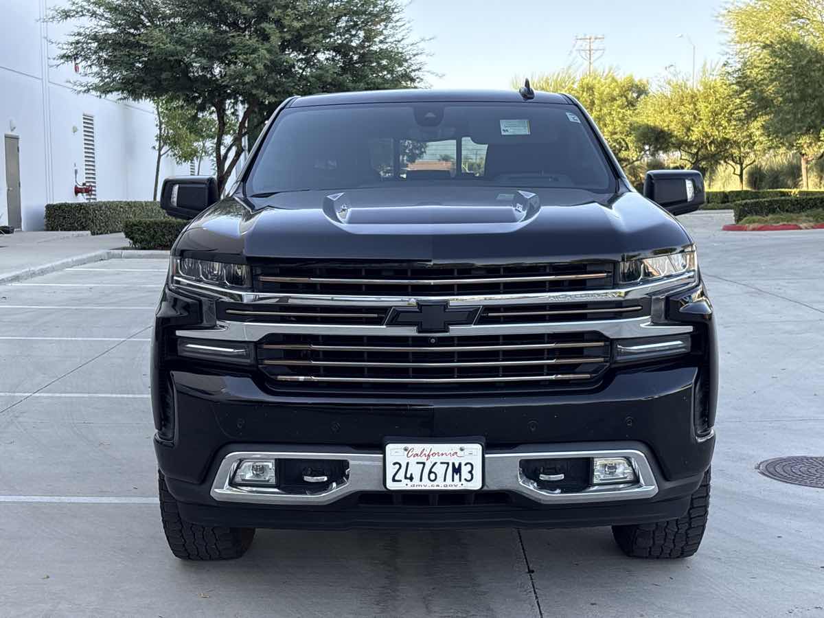 Photo 8 of this Chevrolet Silverado 1500