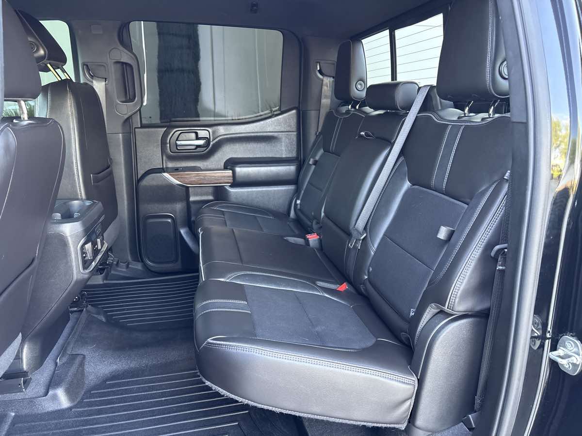 Photo 11 of this Chevrolet Silverado 1500