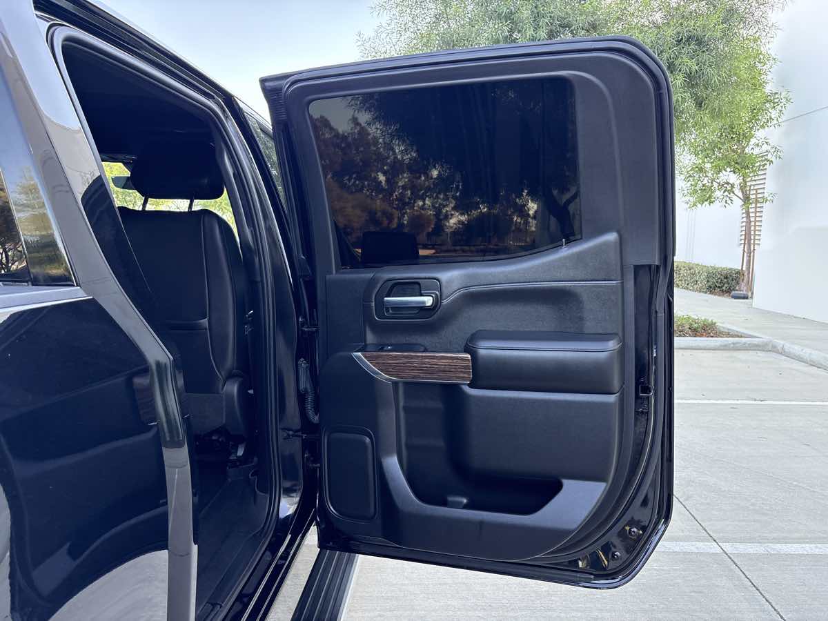 Photo 12 of this Chevrolet Silverado 1500