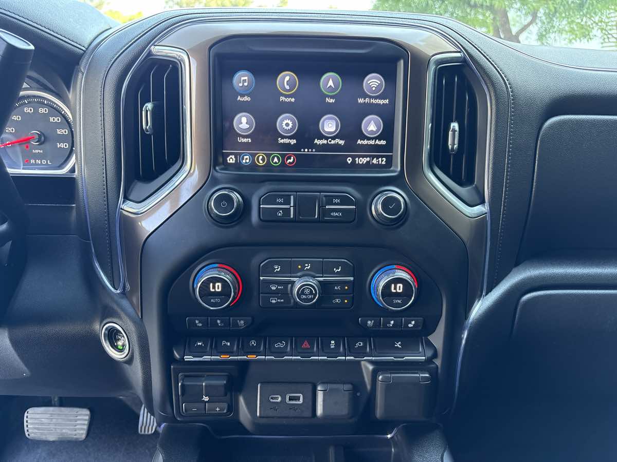 Photo 22 of this Chevrolet Silverado 1500