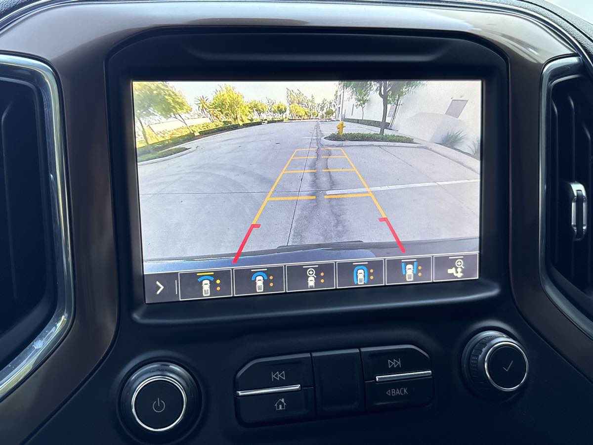 Photo 23 of this Chevrolet Silverado 1500