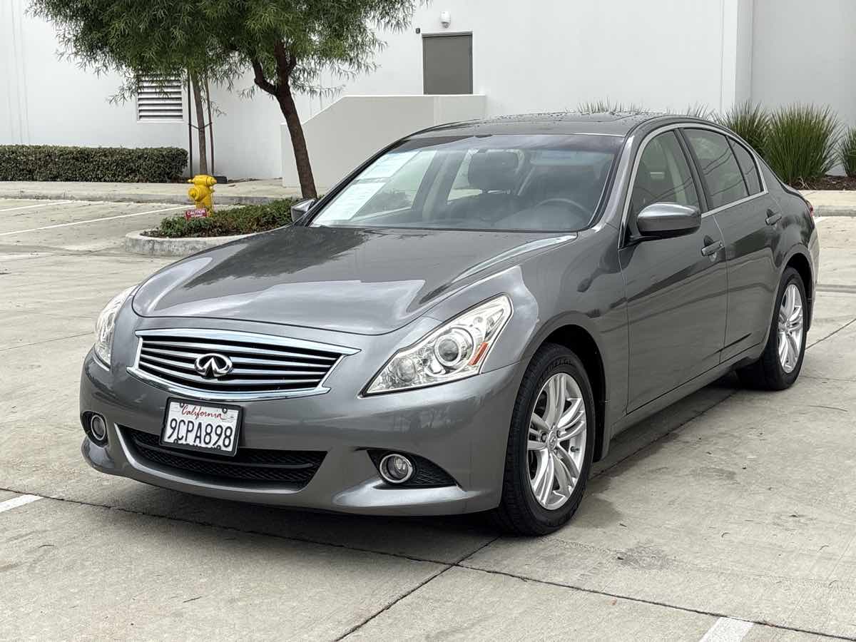 Photo 7 of this INFINITI G37 Sedan
