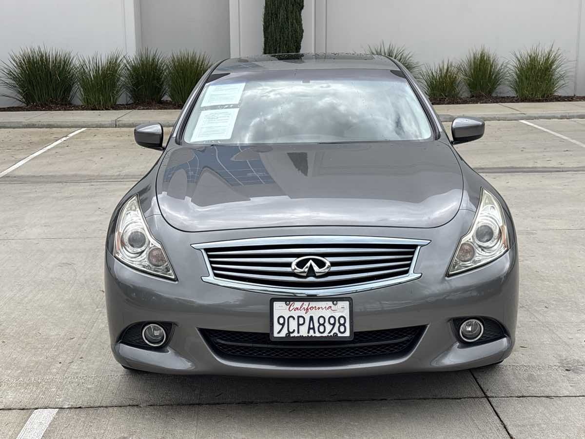 Photo 8 of this INFINITI G37 Sedan