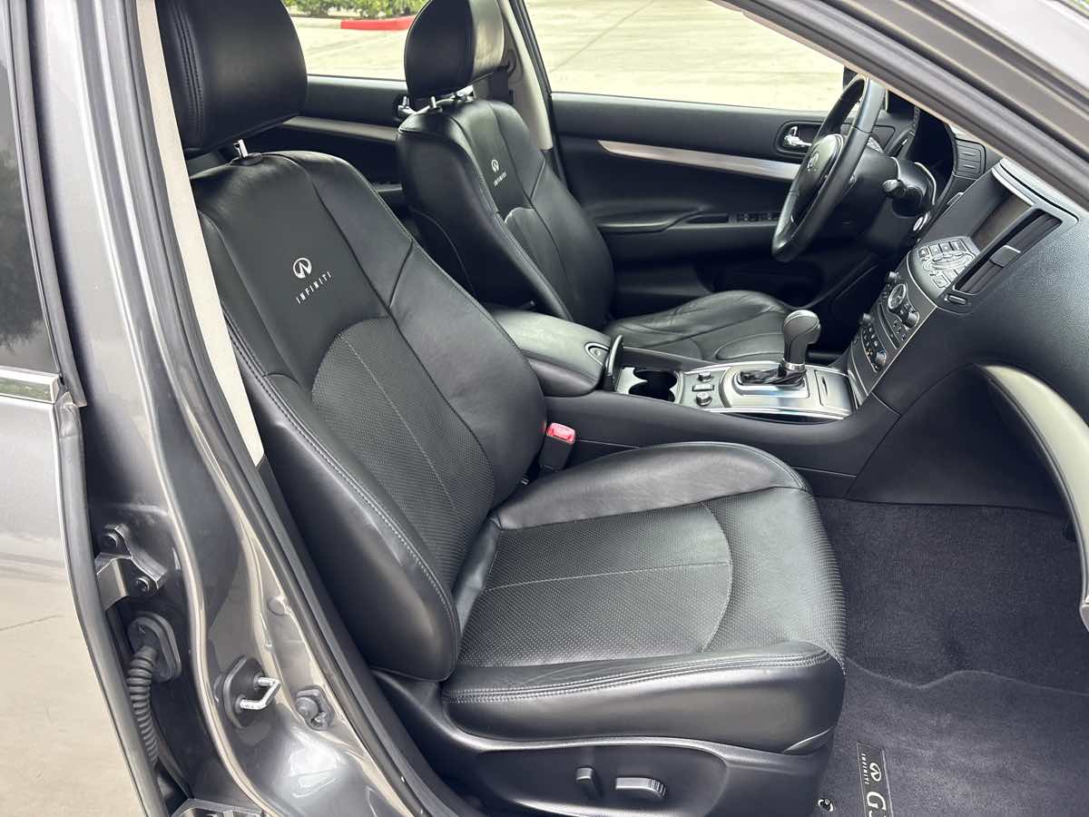 Photo 16 of this INFINITI G37 Sedan
