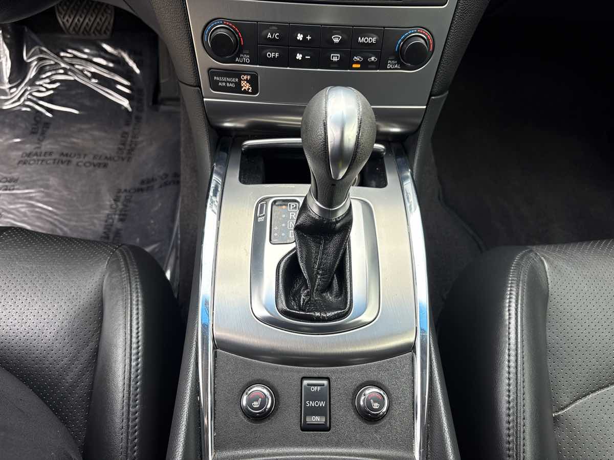 Photo 24 of this INFINITI G37 Sedan