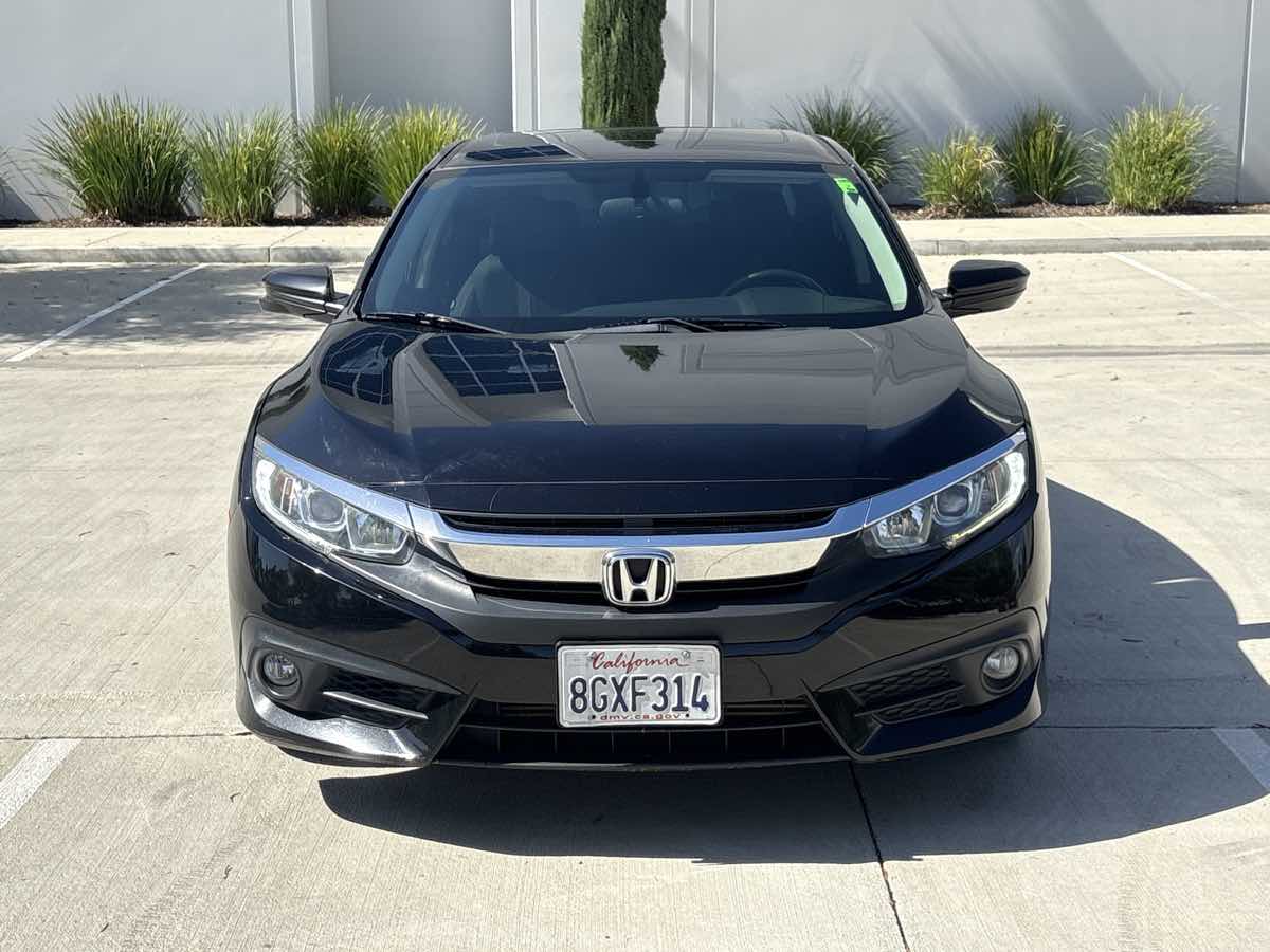 Photo 8 of this Honda Civic Sedan