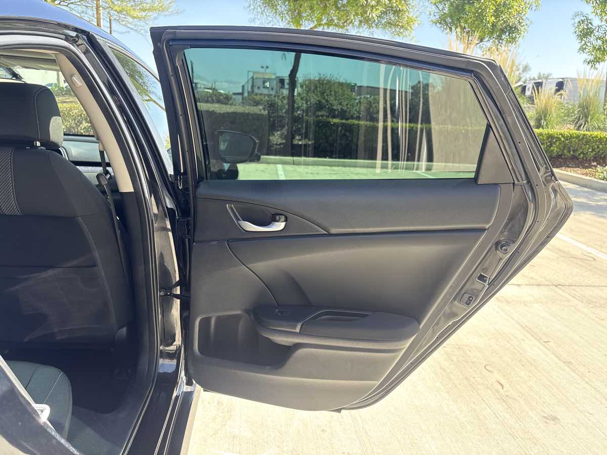 Photo 13 of this Honda Civic Sedan