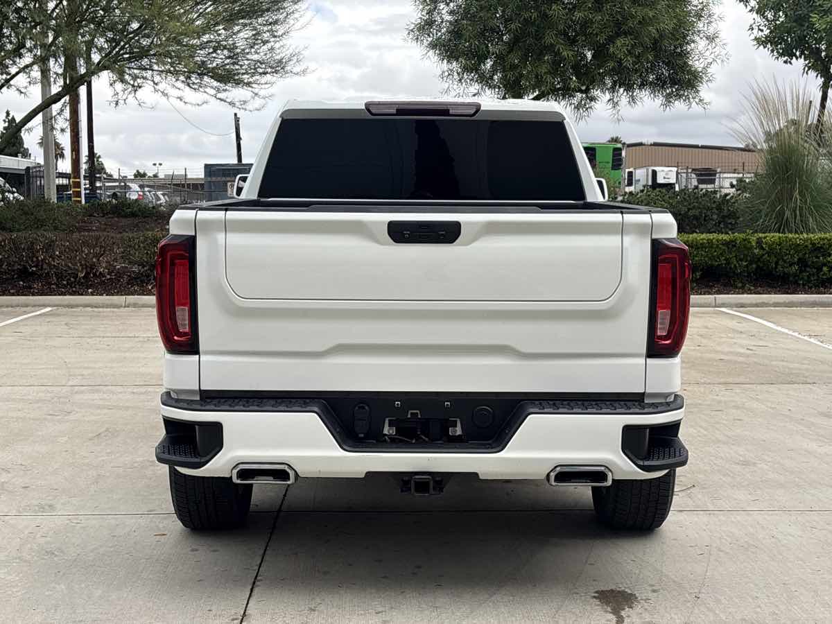 Photo 4 of this GMC Sierra 1500