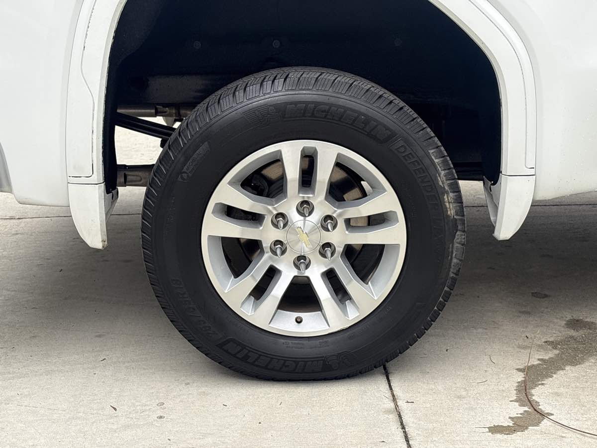 Photo 9 of this GMC Sierra 1500
