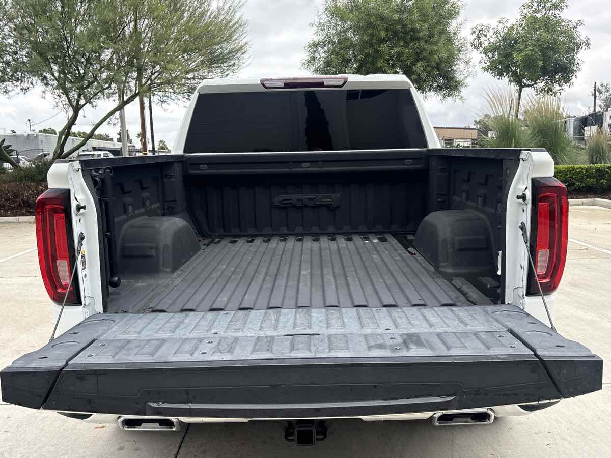 Photo 10 of this GMC Sierra 1500