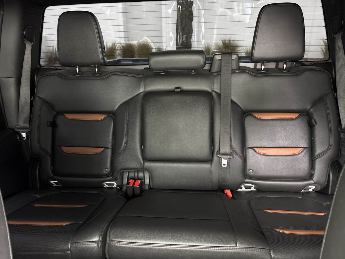 Photo 27 of this GMC Sierra 1500