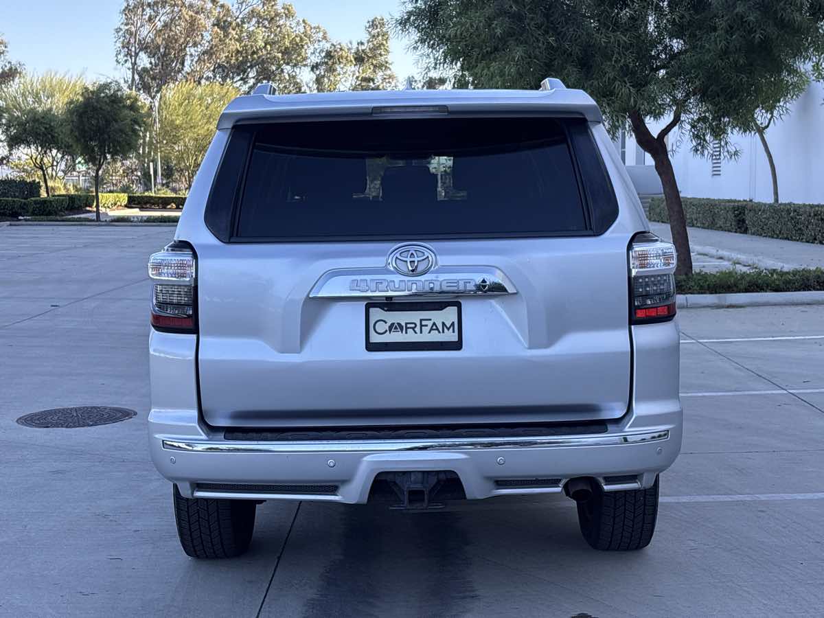 Photo 4 of this Toyota 4Runner